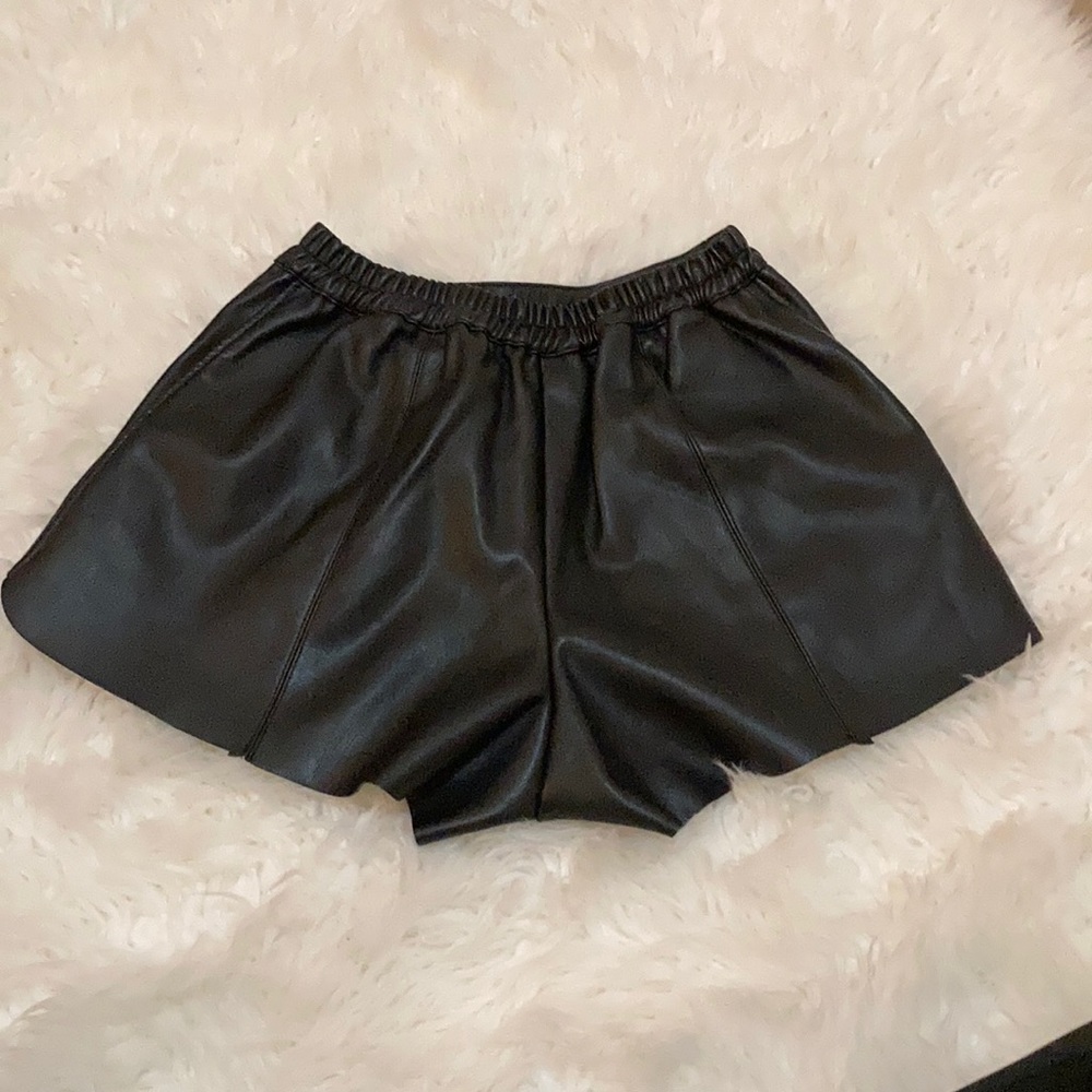 leather short  size S-M